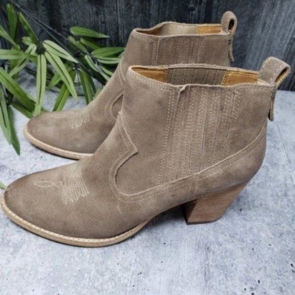 NWT Dolce Vita | Taupe Suede Jones Chelsea Western Style Bootie - Picture 7 of 7